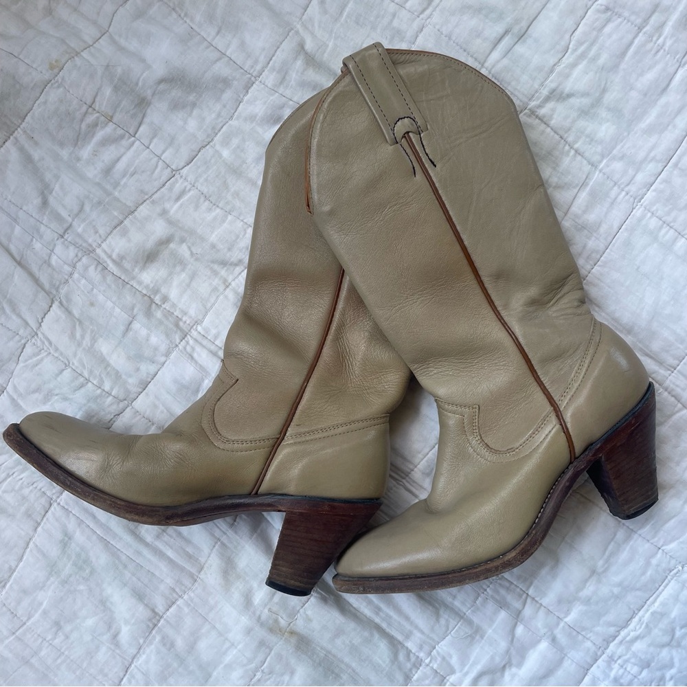 Vintage women’s cowboy boots